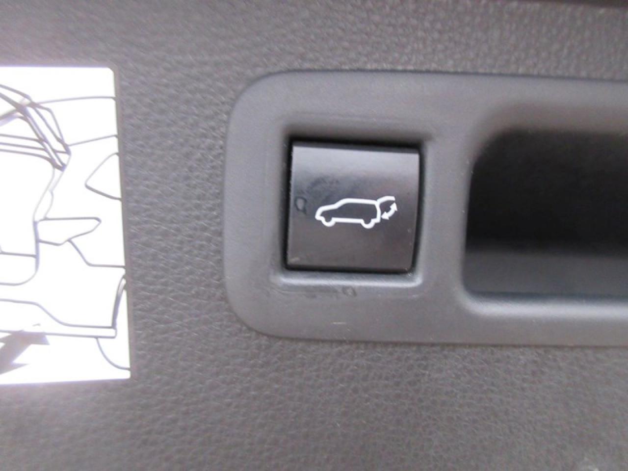 2022 Toyota Highlander Plantium  AWD Photo