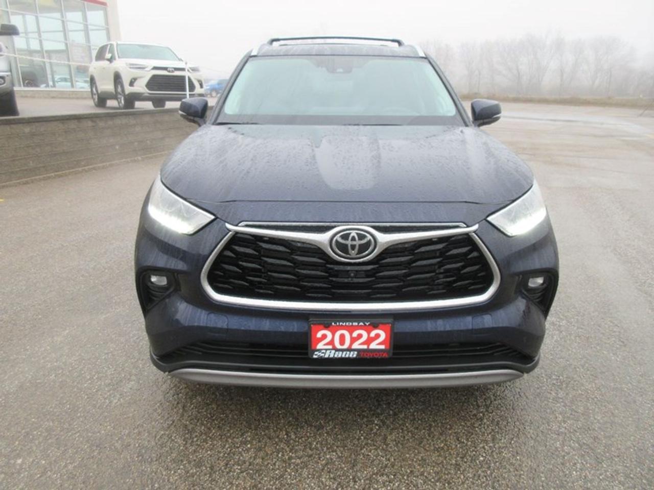 2022 Toyota Highlander Plantium  AWD Photo