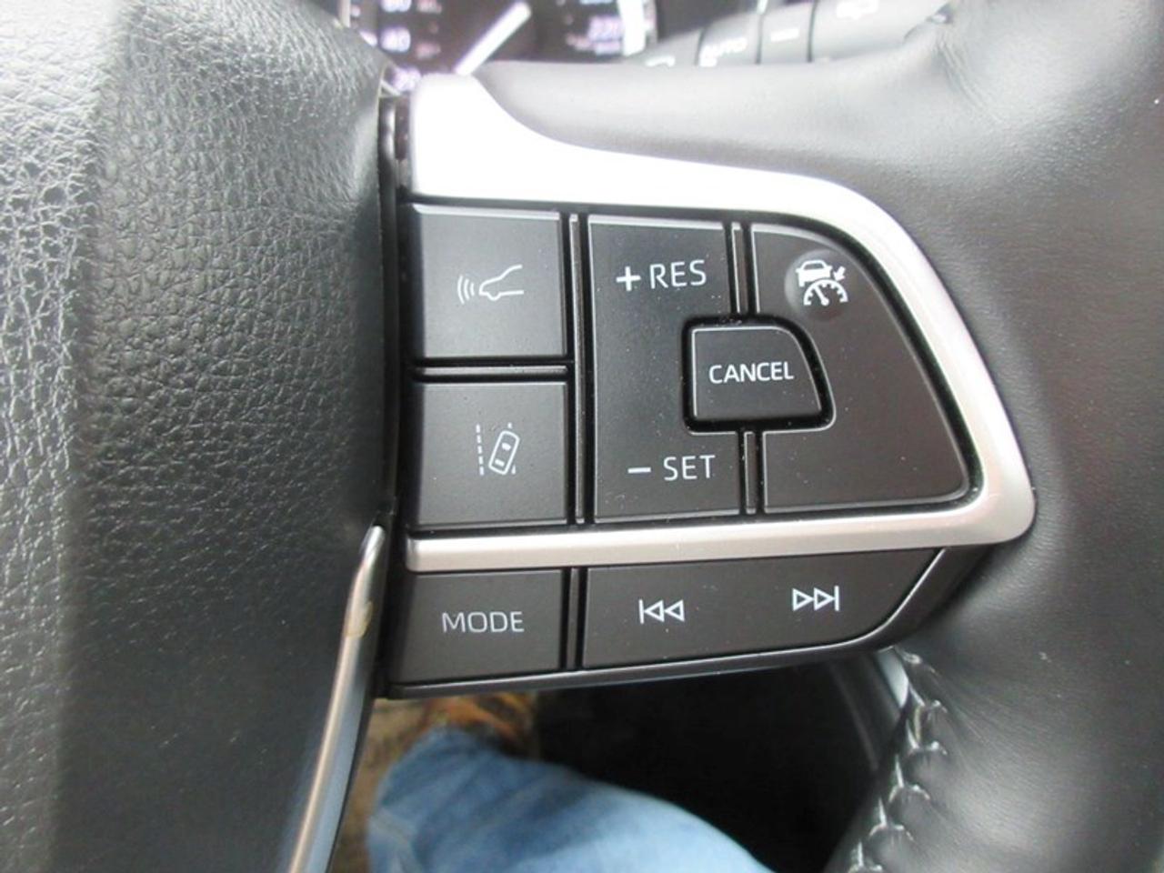 2022 Toyota Highlander Plantium  AWD Photo