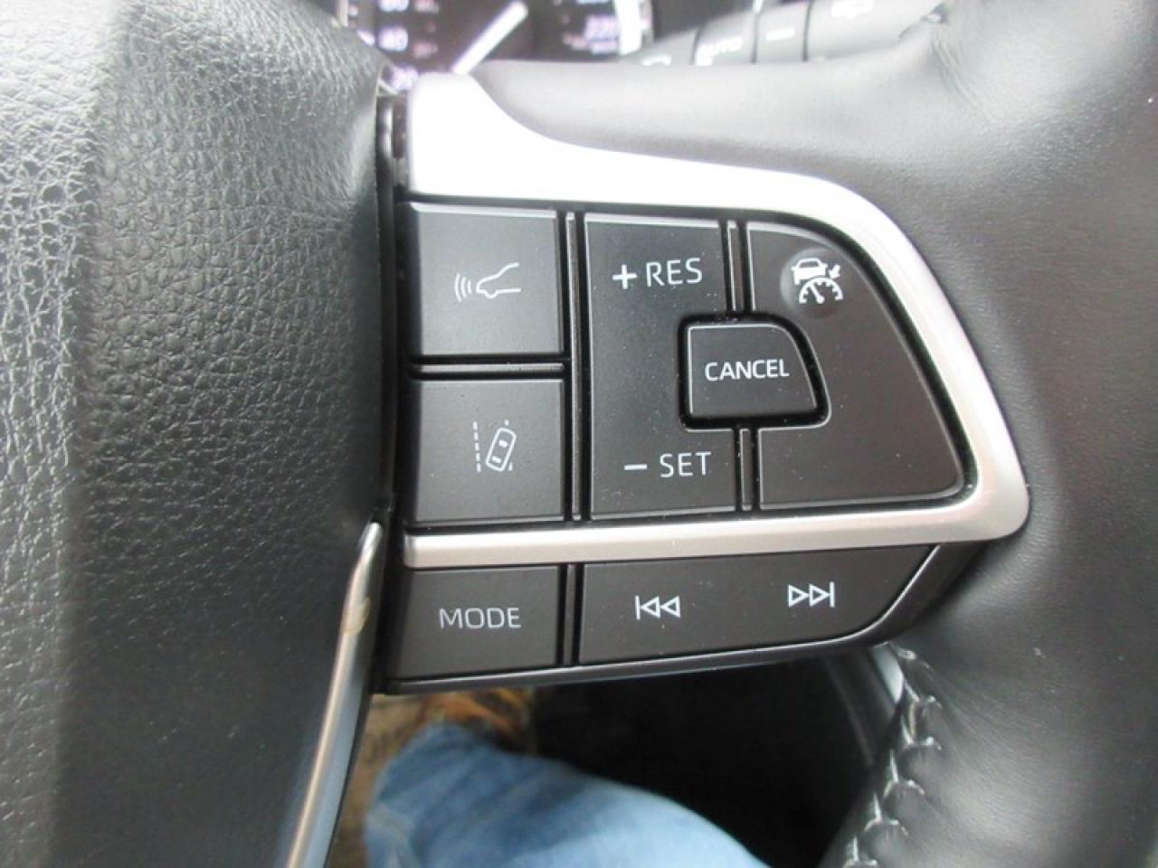 2022 Toyota Highlander Plantium  AWD Photo