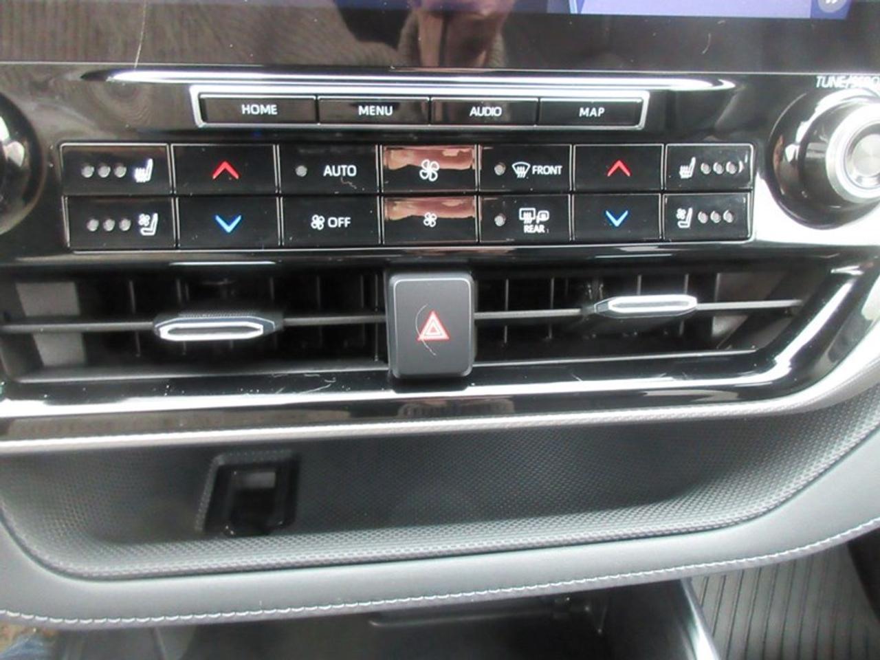 2022 Toyota Highlander Plantium  AWD Photo