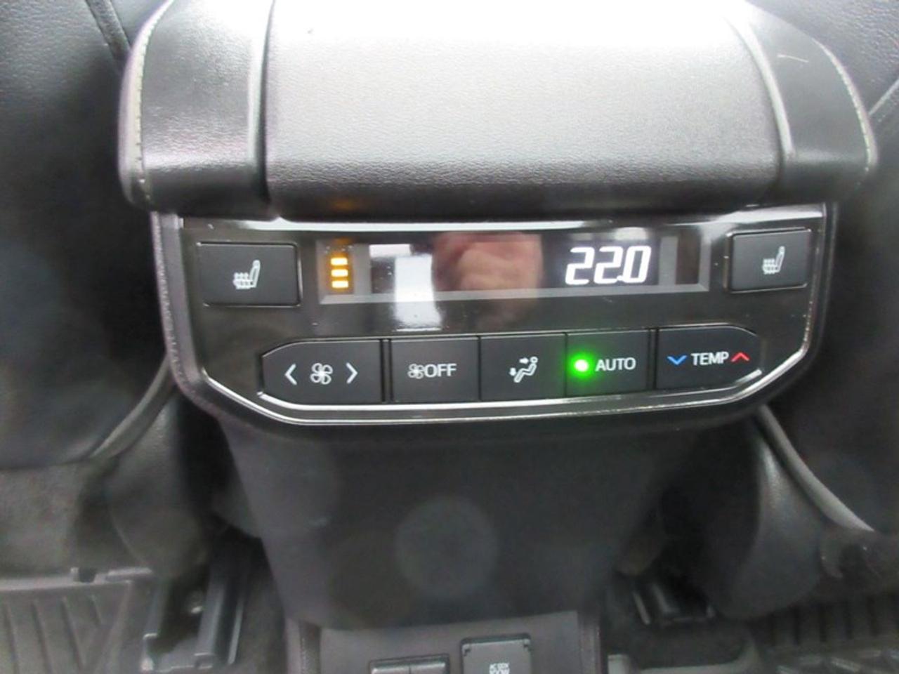 2022 Toyota Highlander Plantium  AWD Photo