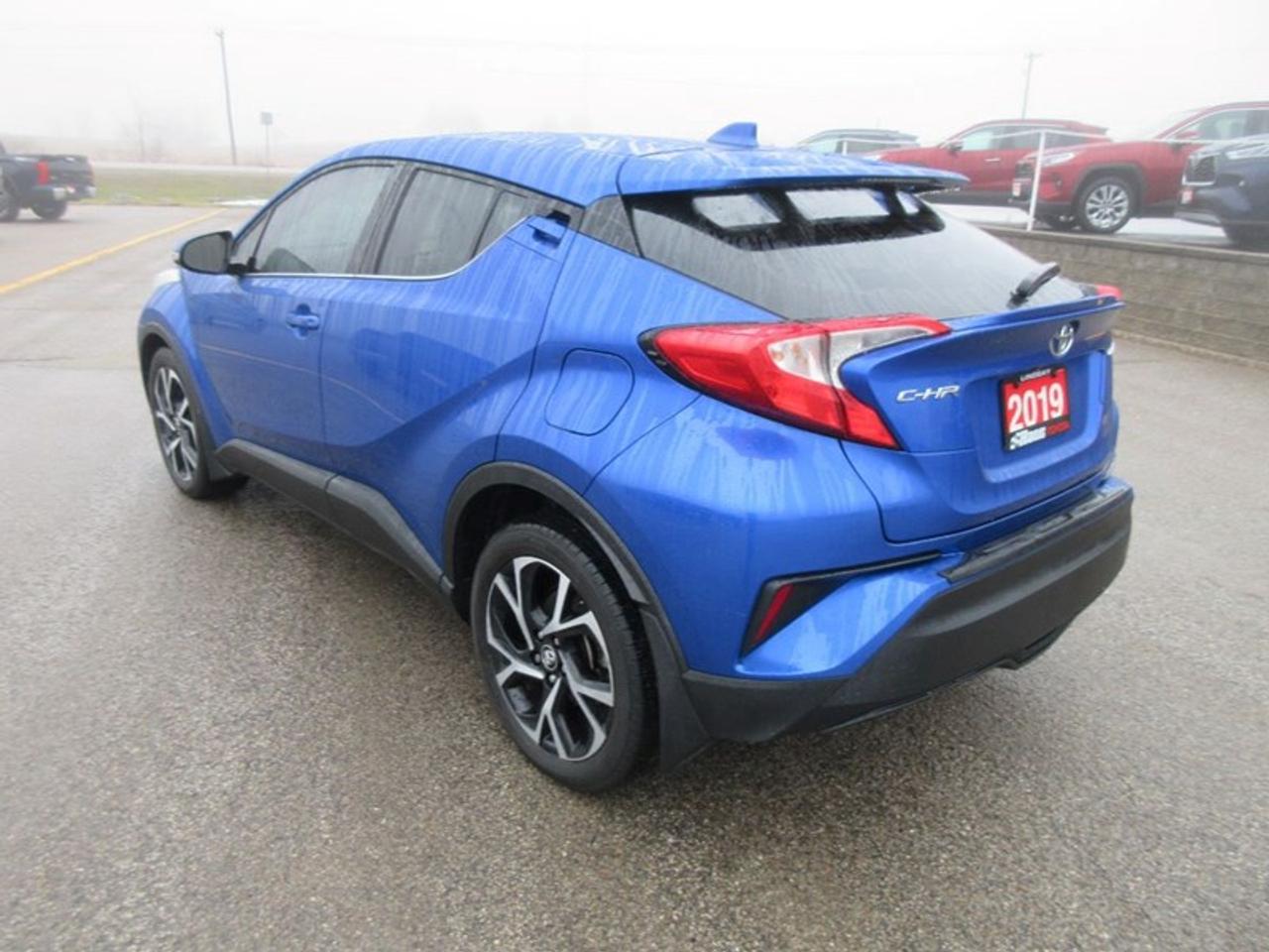 2019 Toyota C-HR Limited Photo2