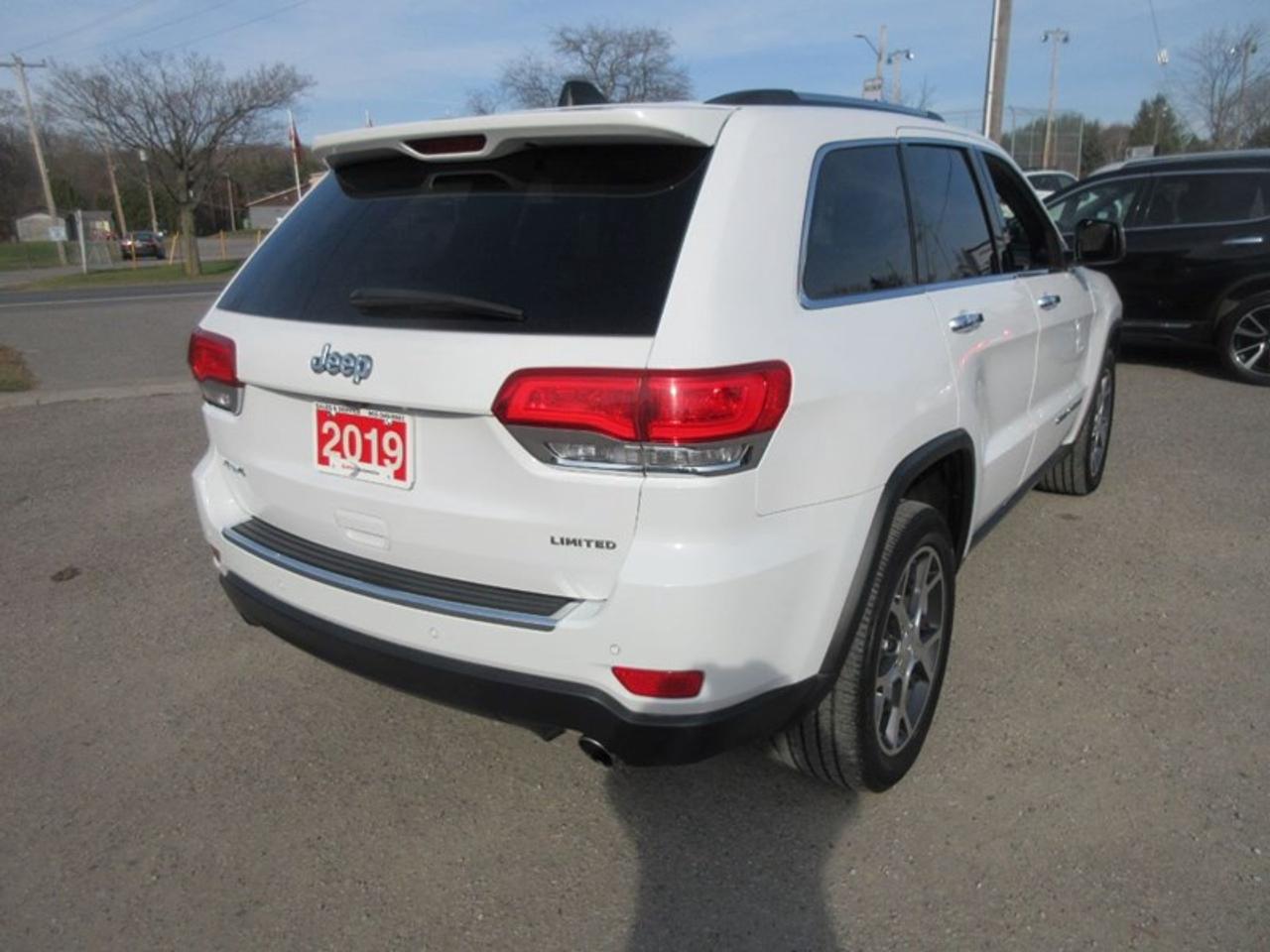 2019 Jeep Grand Cherokee LIMITED 4X4 Photo