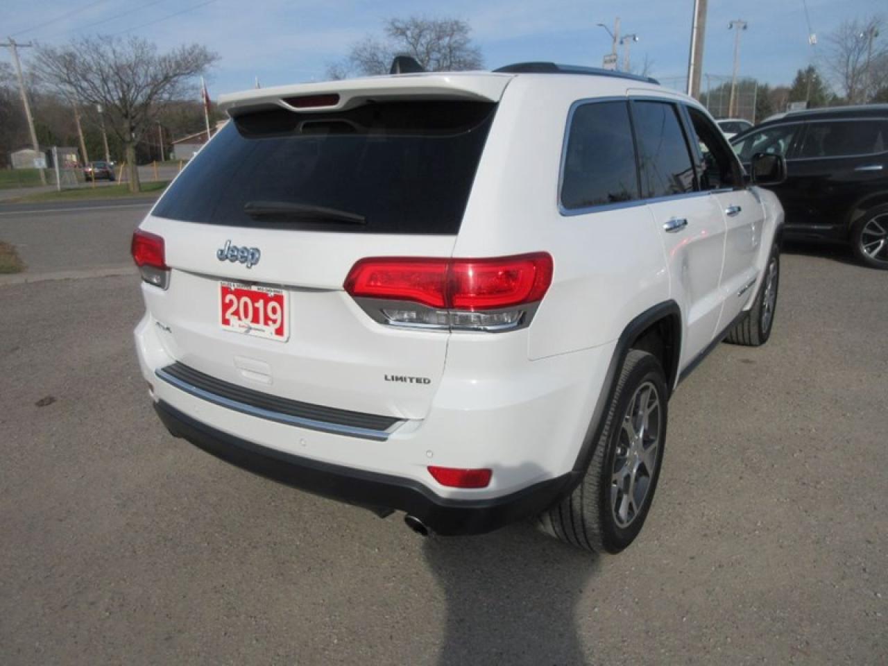 2019 Jeep Grand Cherokee LIMITED 4X4 Photo