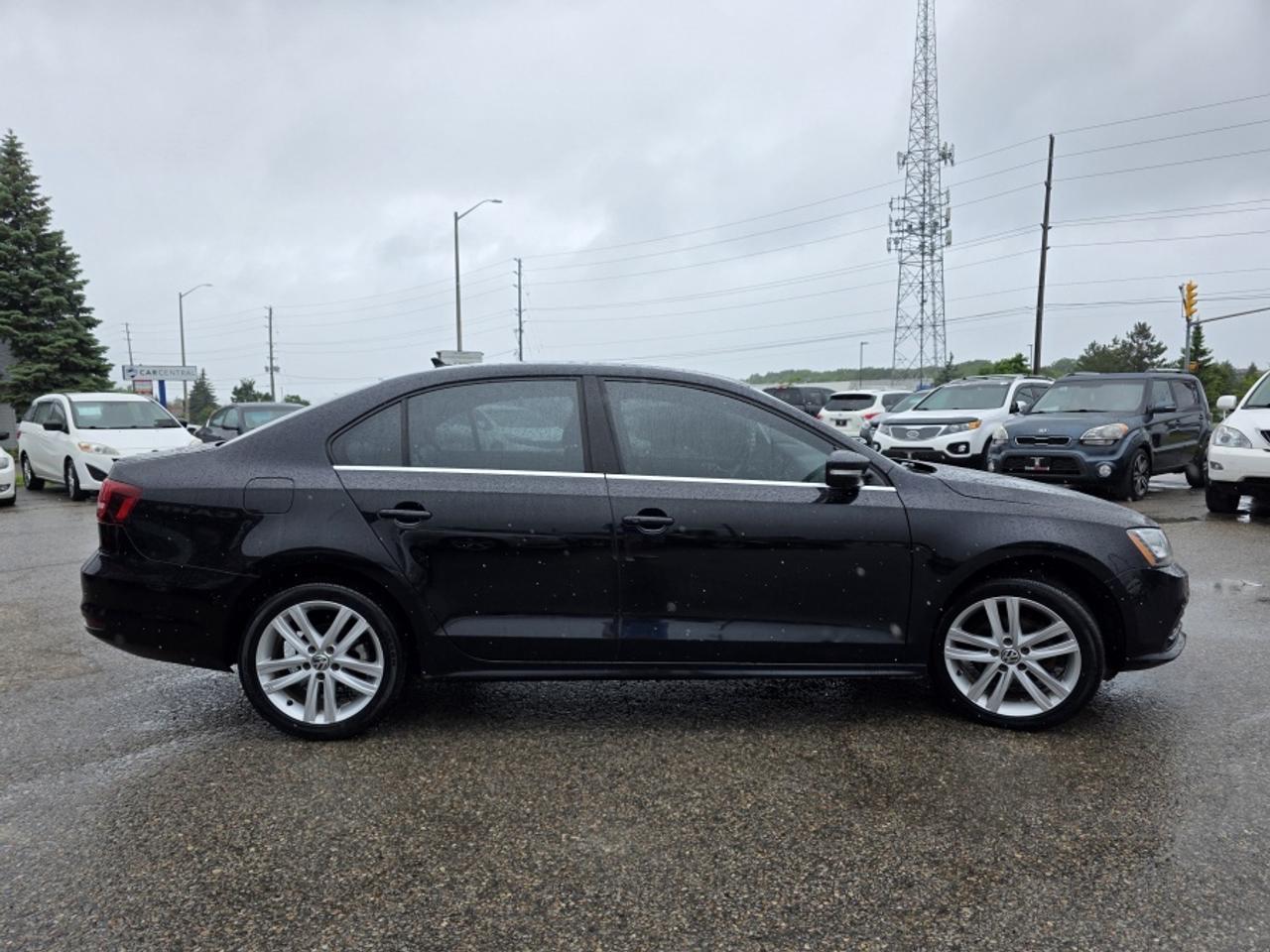 2016 Volkswagen Jetta ***LEATHER | NAVIGATION | SUNROOF | DRIVES GREAT!! Photo
