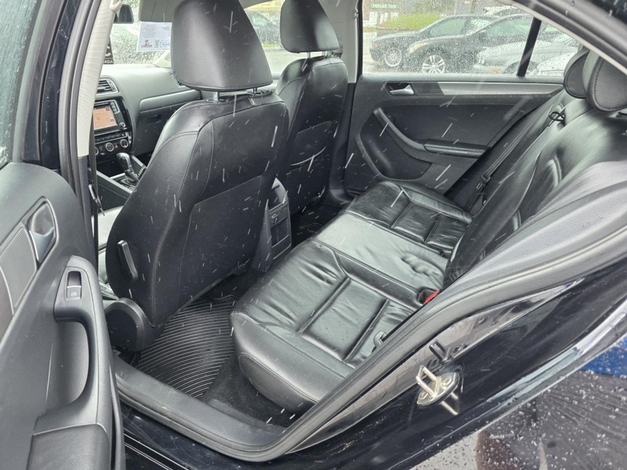 2016 Volkswagen Jetta ***LEATHER | NAVIGATION | SUNROOF | DRIVES GREAT!! Photo