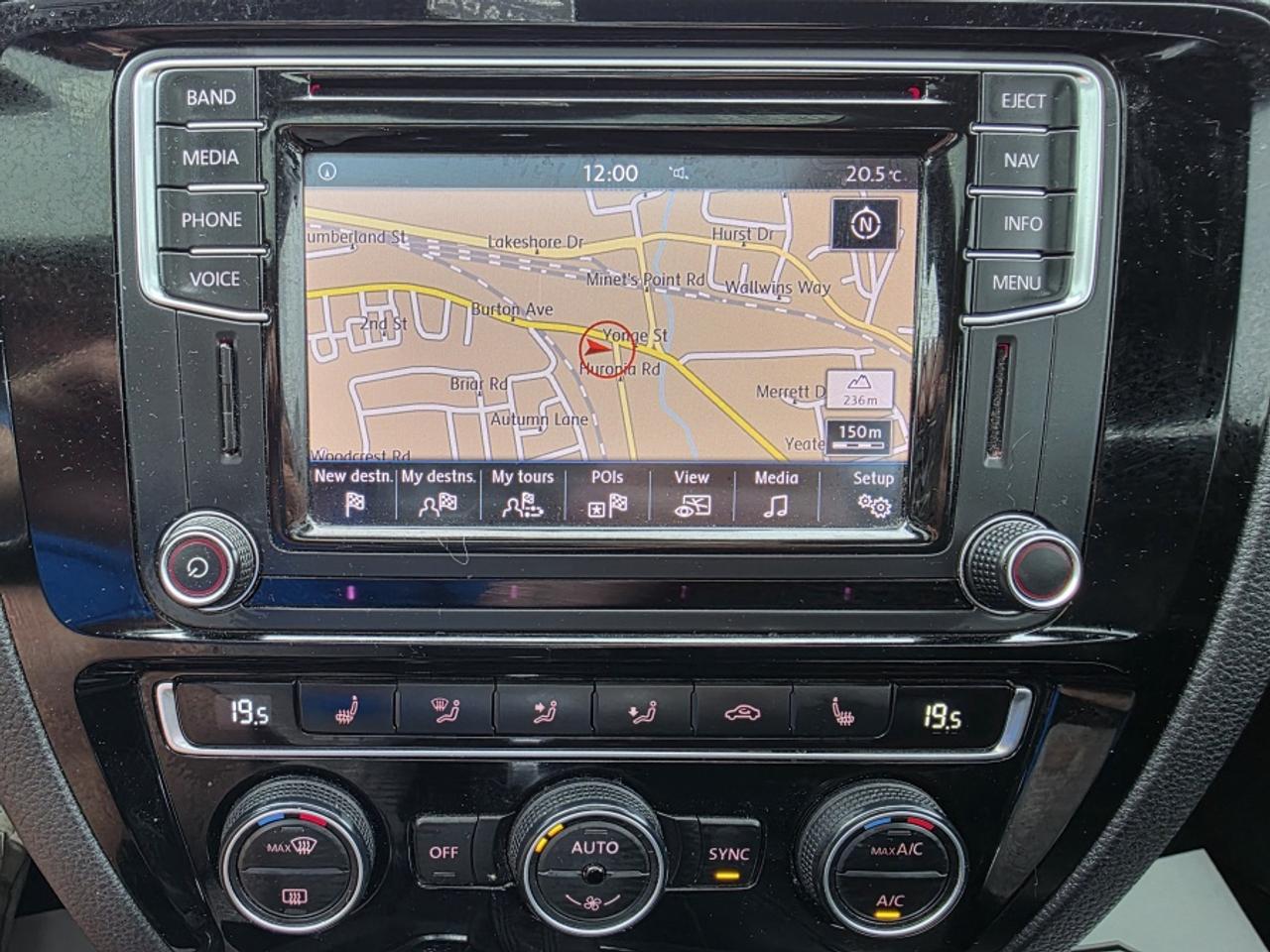 2016 Volkswagen Jetta ***LEATHER | NAVIGATION | SUNROOF DRIVES GREAT!!! Photo