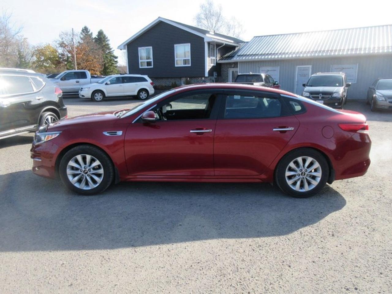 2017 Kia Optima LX Photo5