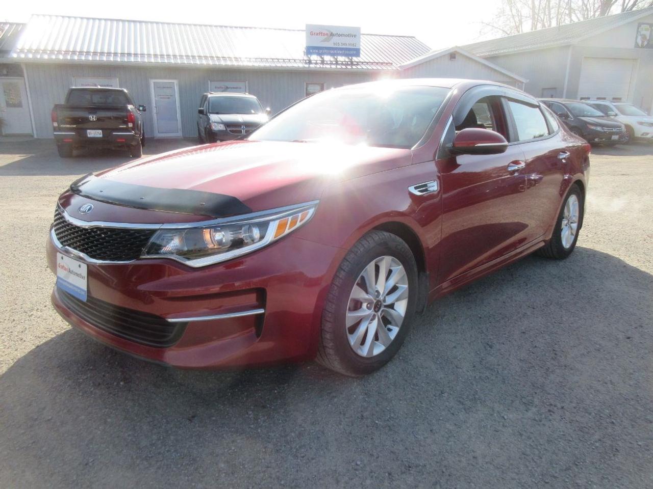 2017 Kia Optima LX Photo0