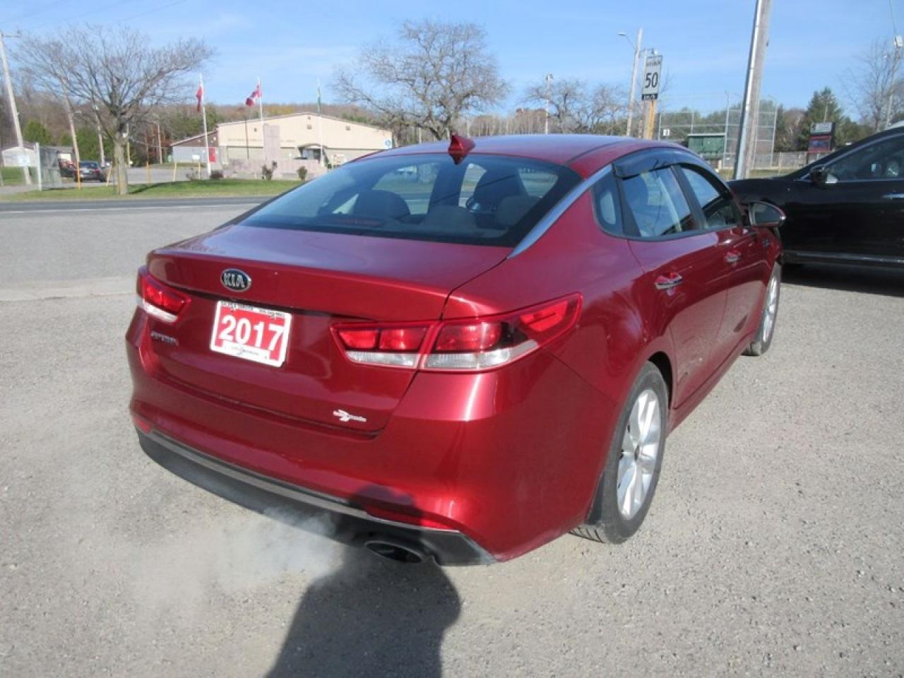 2017 Kia Optima LX Photo