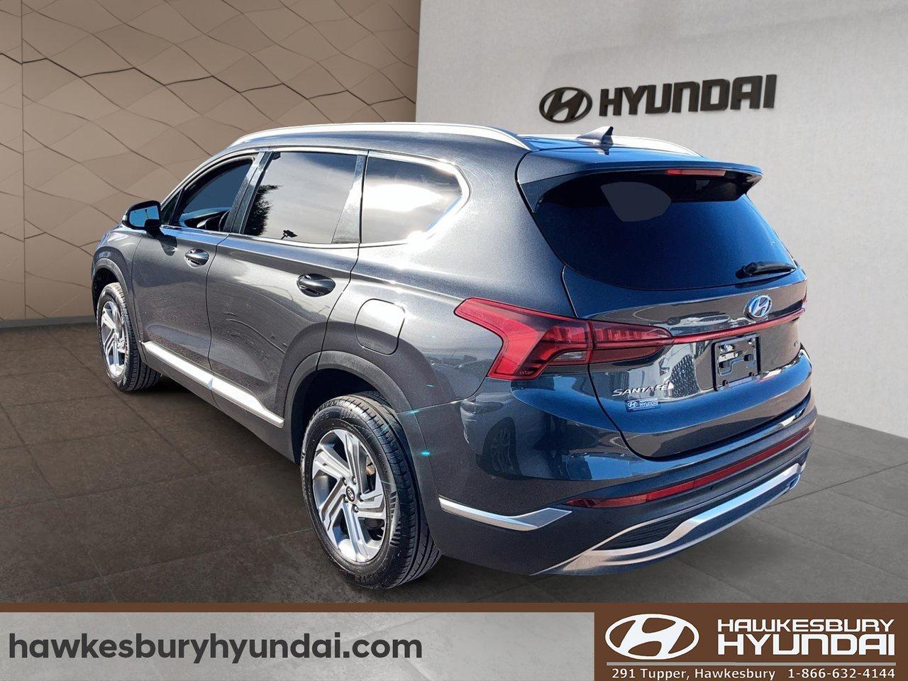 2022 Hyundai Santa Fe Preferred Photo