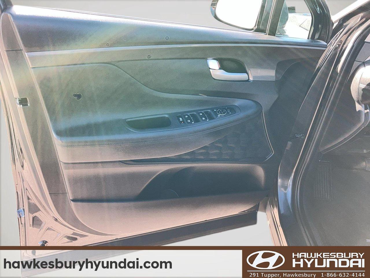 2022 Hyundai Santa Fe Preferred Photo