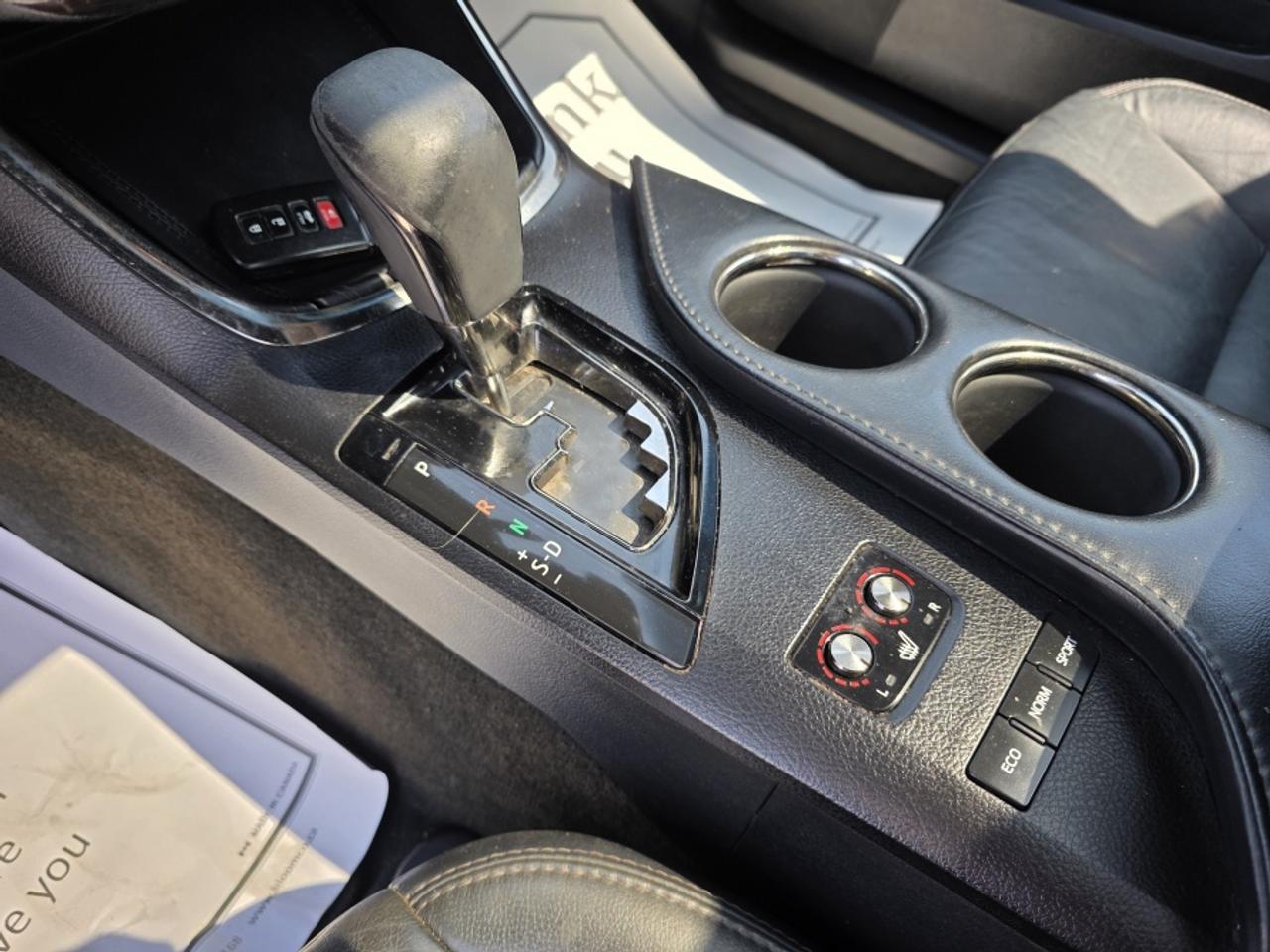 2013 Toyota Avalon XLE | LEATHER | BACK-UP CAMERA Photo