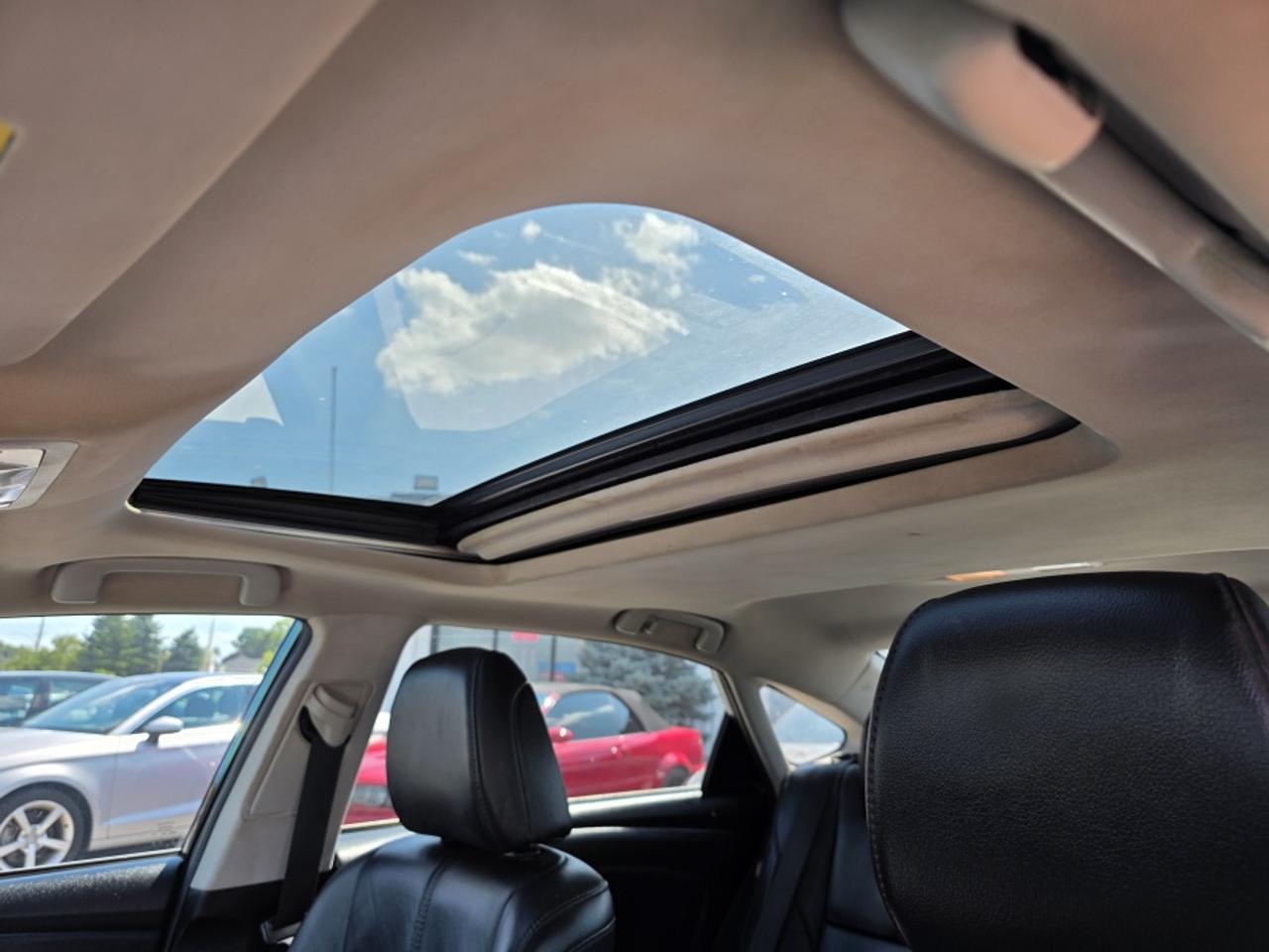 2013 Toyota Avalon XLE | LEATHER | BACK-UP CAMERA Photo