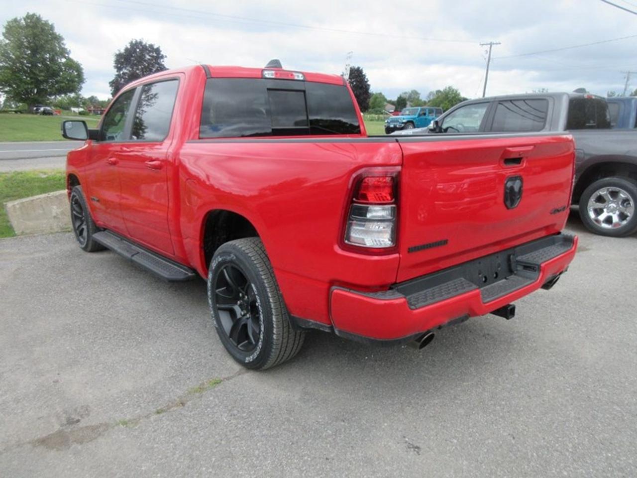 2022 RAM 1500 Crew Cab Big Horn 4X4 Photo5