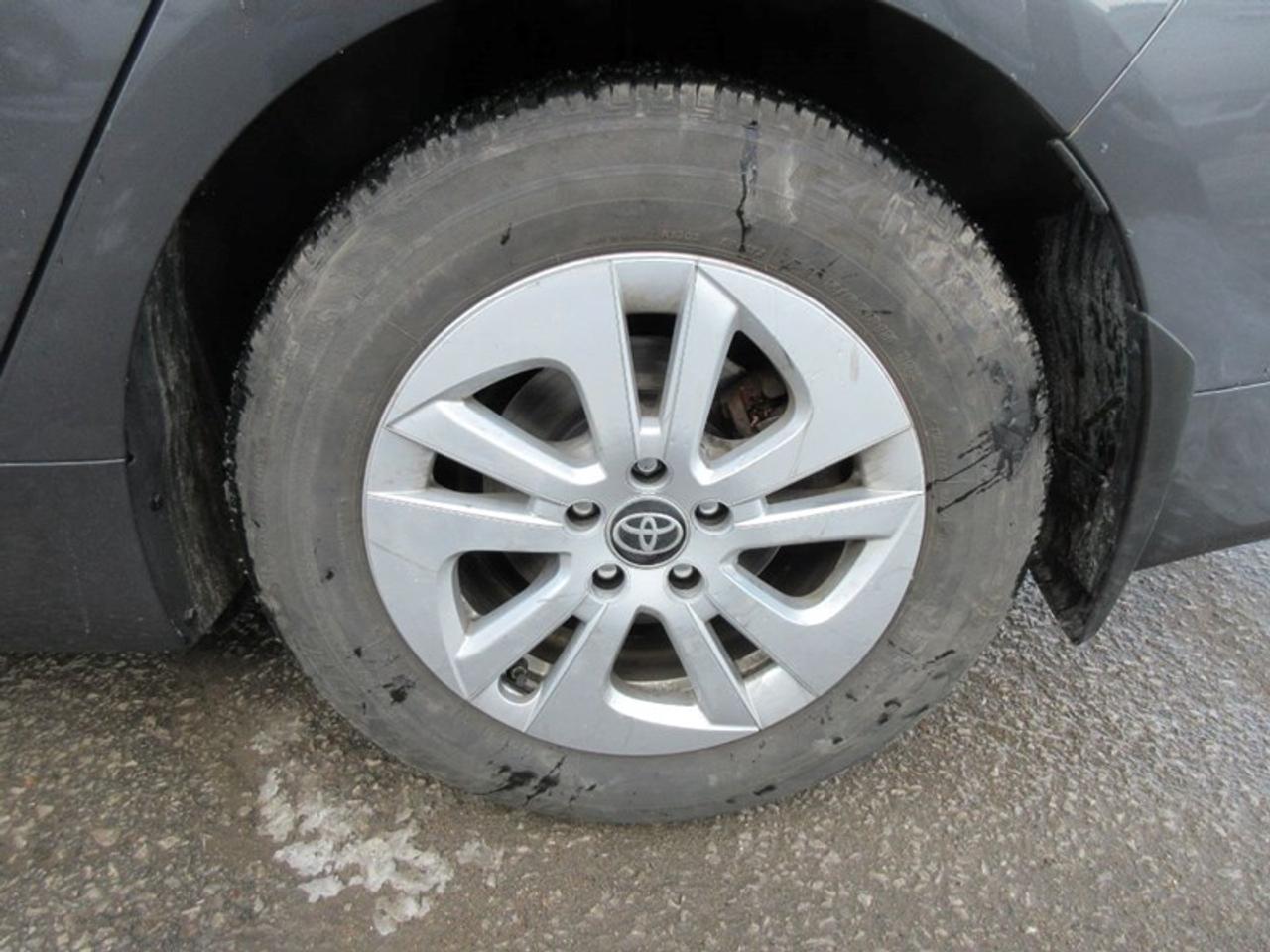 2017 Toyota Prius Two Photo