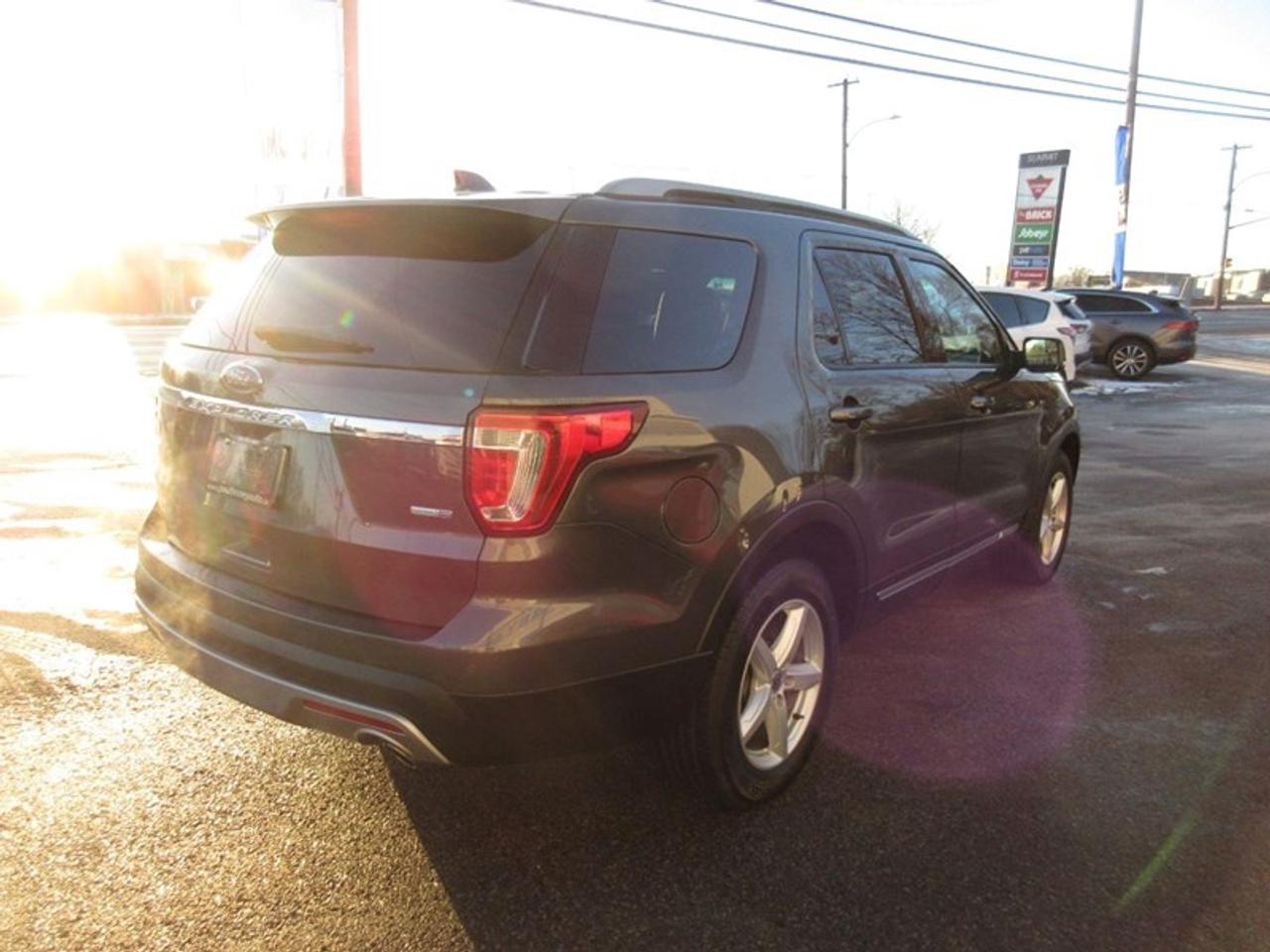 2016 Ford Explorer XLT Photo