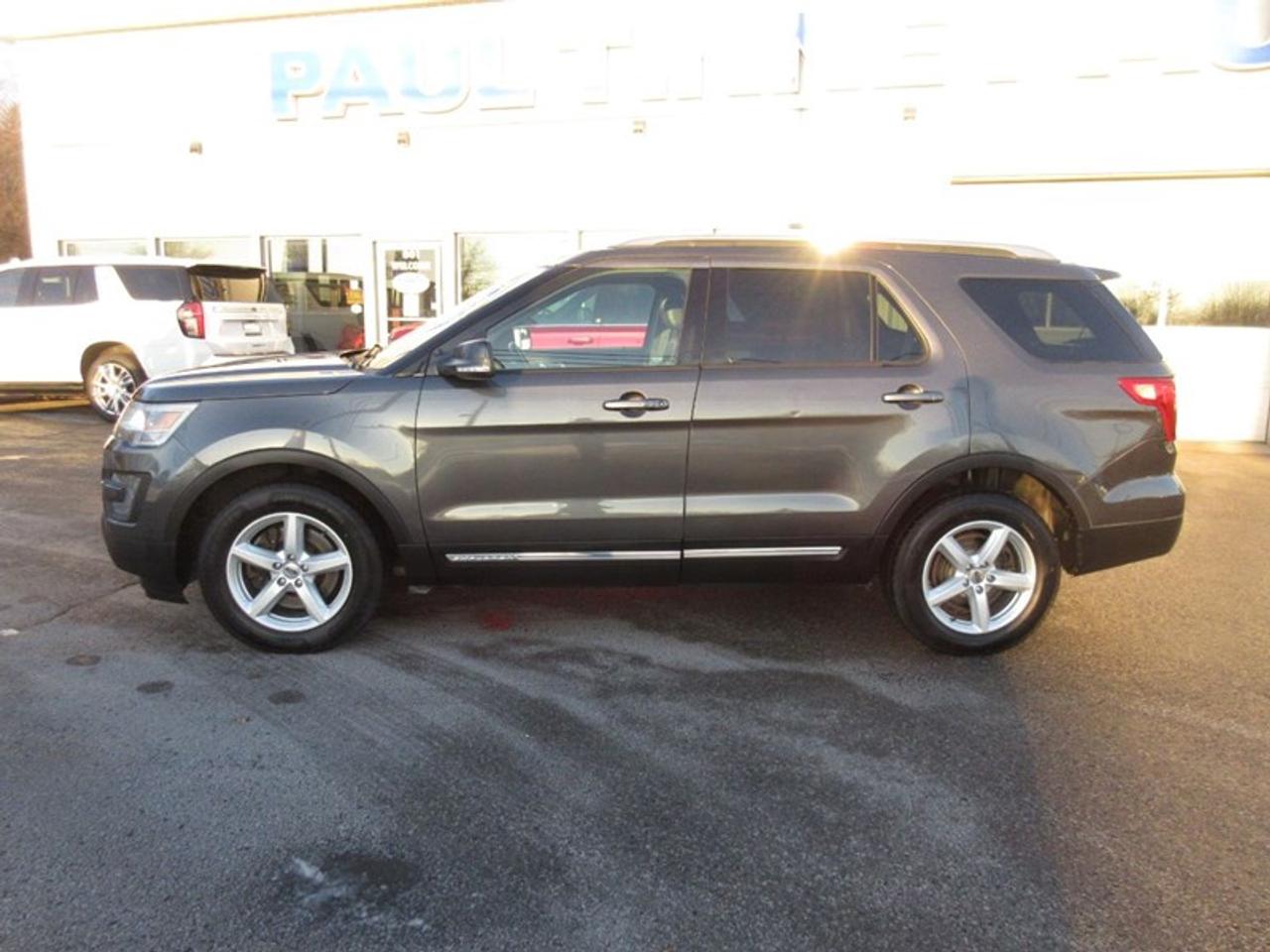 2016 Ford Explorer XLT Photo