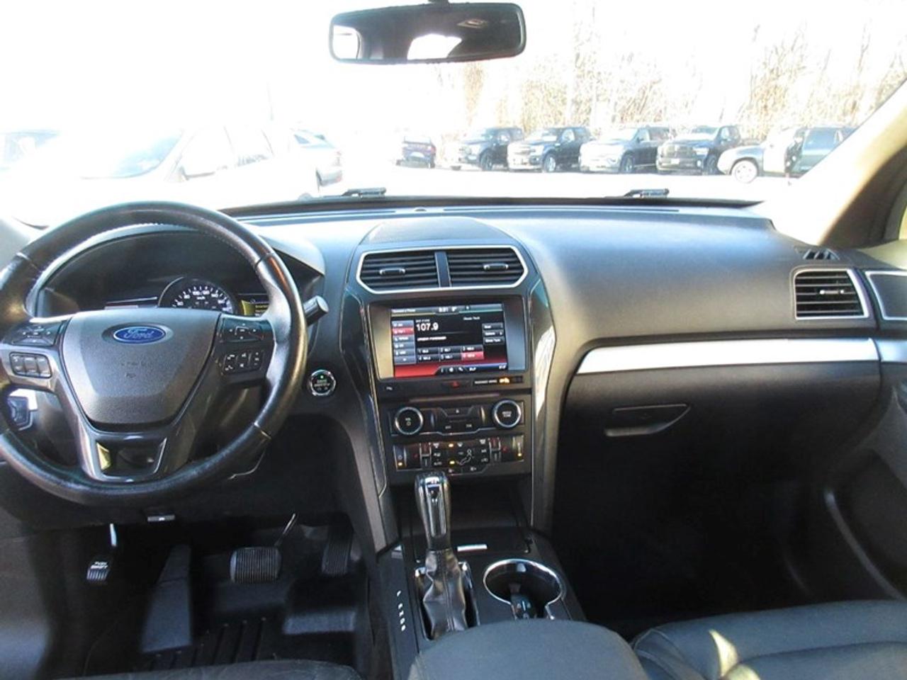 2016 Ford Explorer XLT Photo