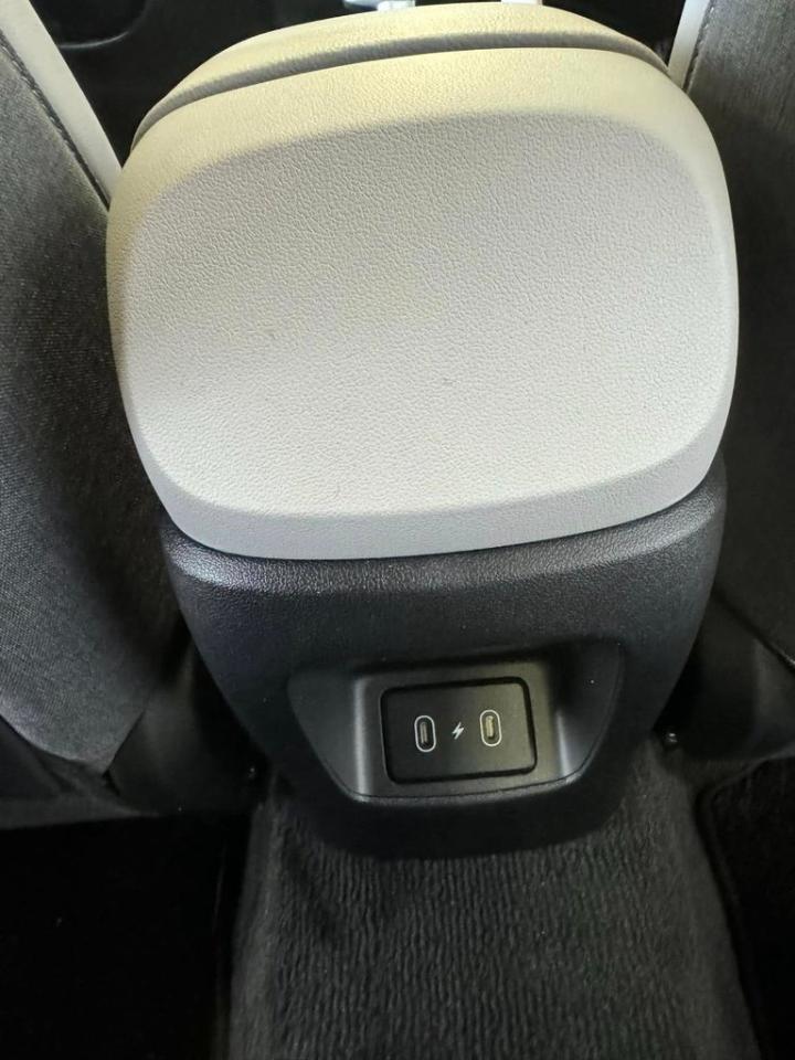 2024 Hyundai Elantra Luxury Photo