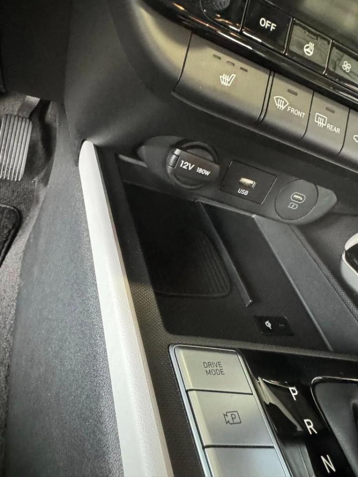 2024 Hyundai Elantra Luxury Photo