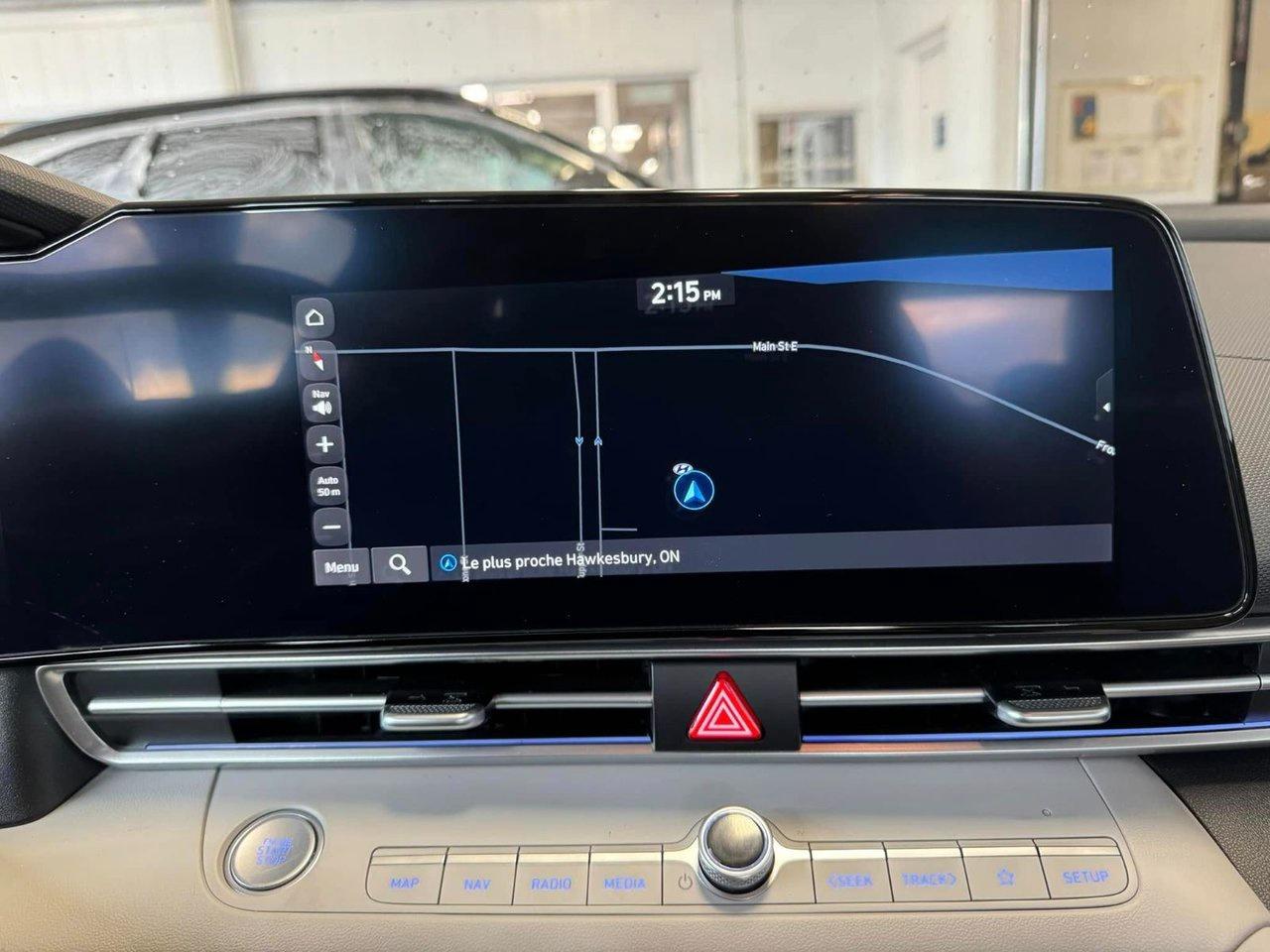 2024 Hyundai Elantra Luxury Photo