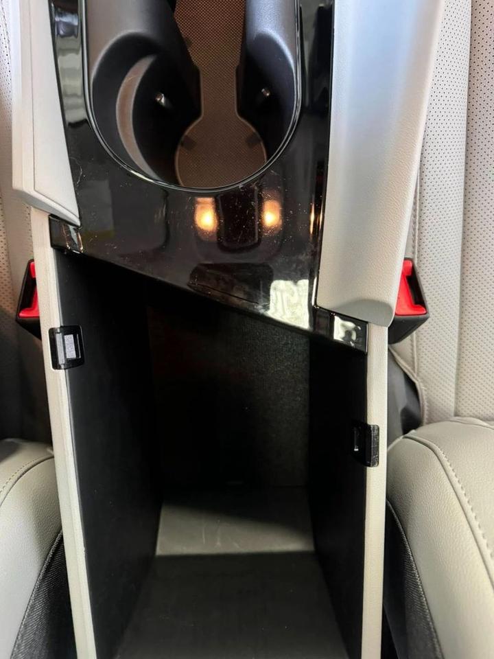 2024 Hyundai Elantra Luxury Photo