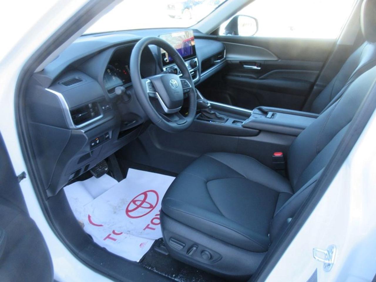 2024 Toyota Grand Highlander XLE AWD Photo