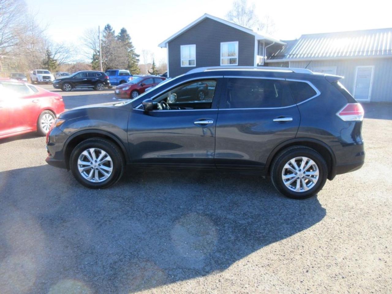 2016 Nissan Rogue Sv FWD Photo2