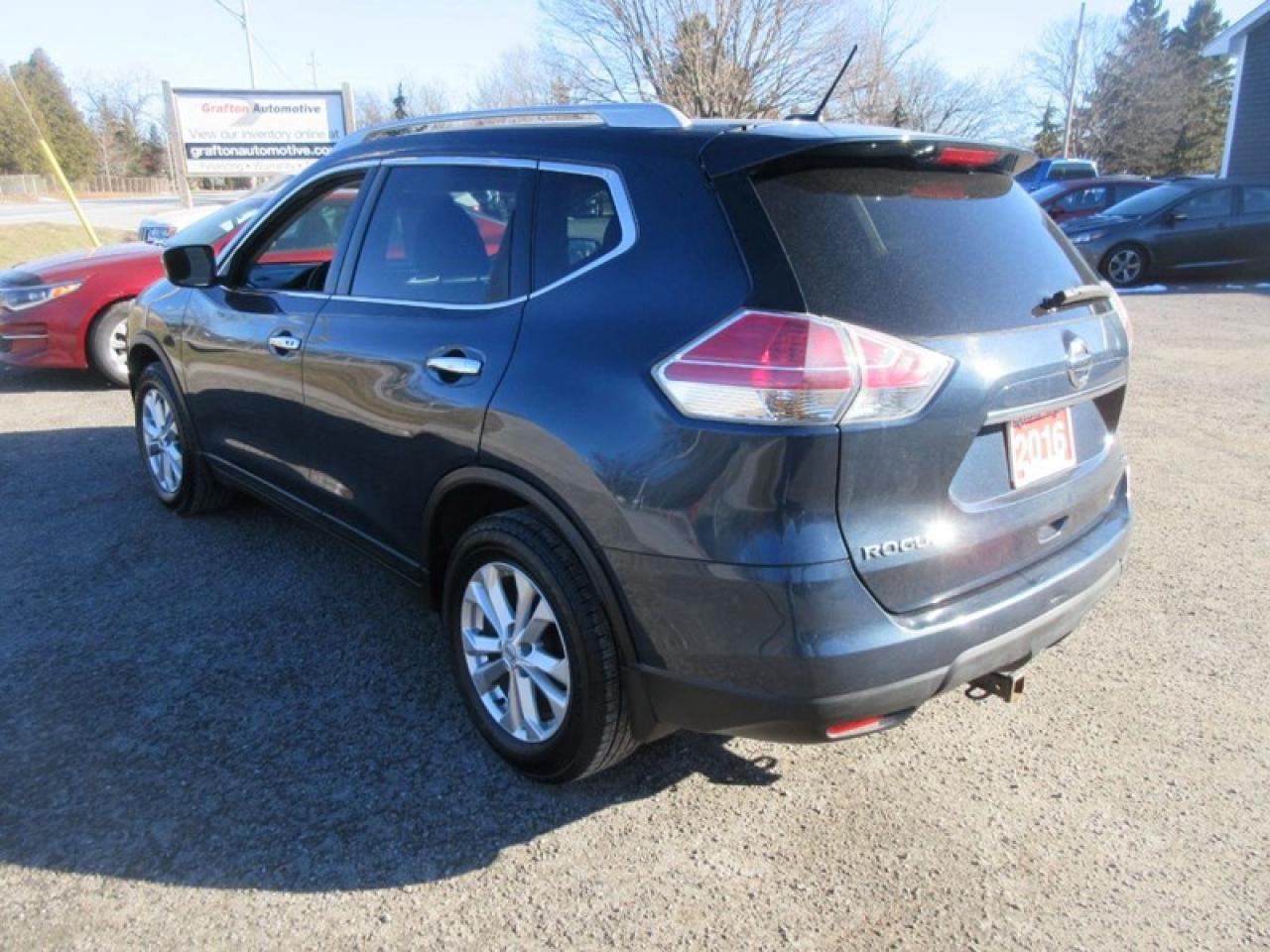 2016 Nissan Rogue Sv FWD Photo