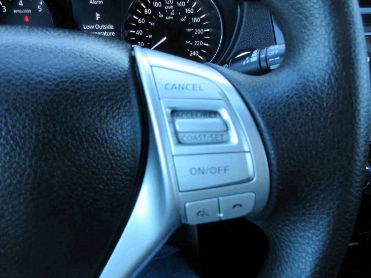 2016 Nissan Rogue Sv FWD Photo