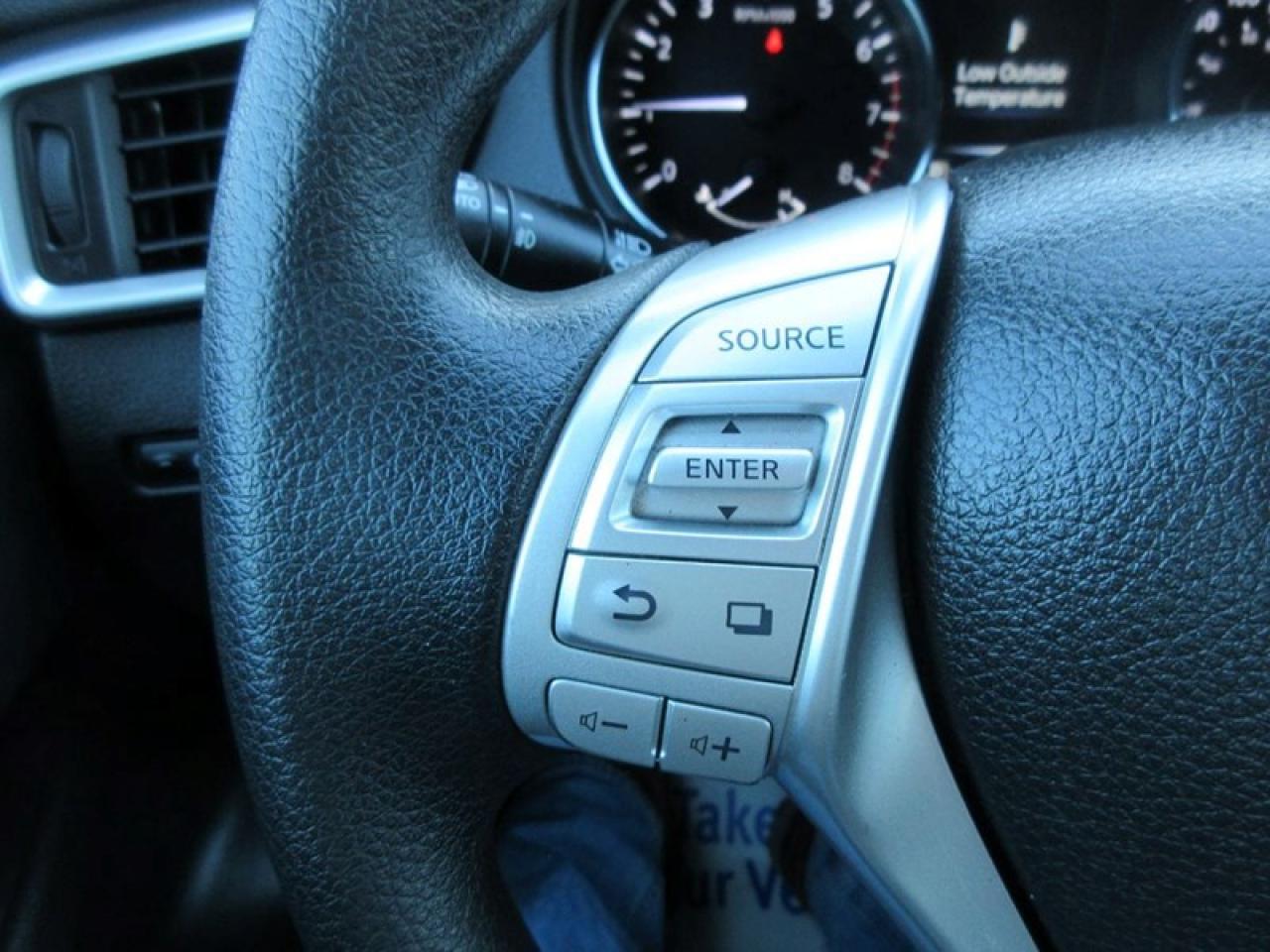 2016 Nissan Rogue Sv FWD Photo