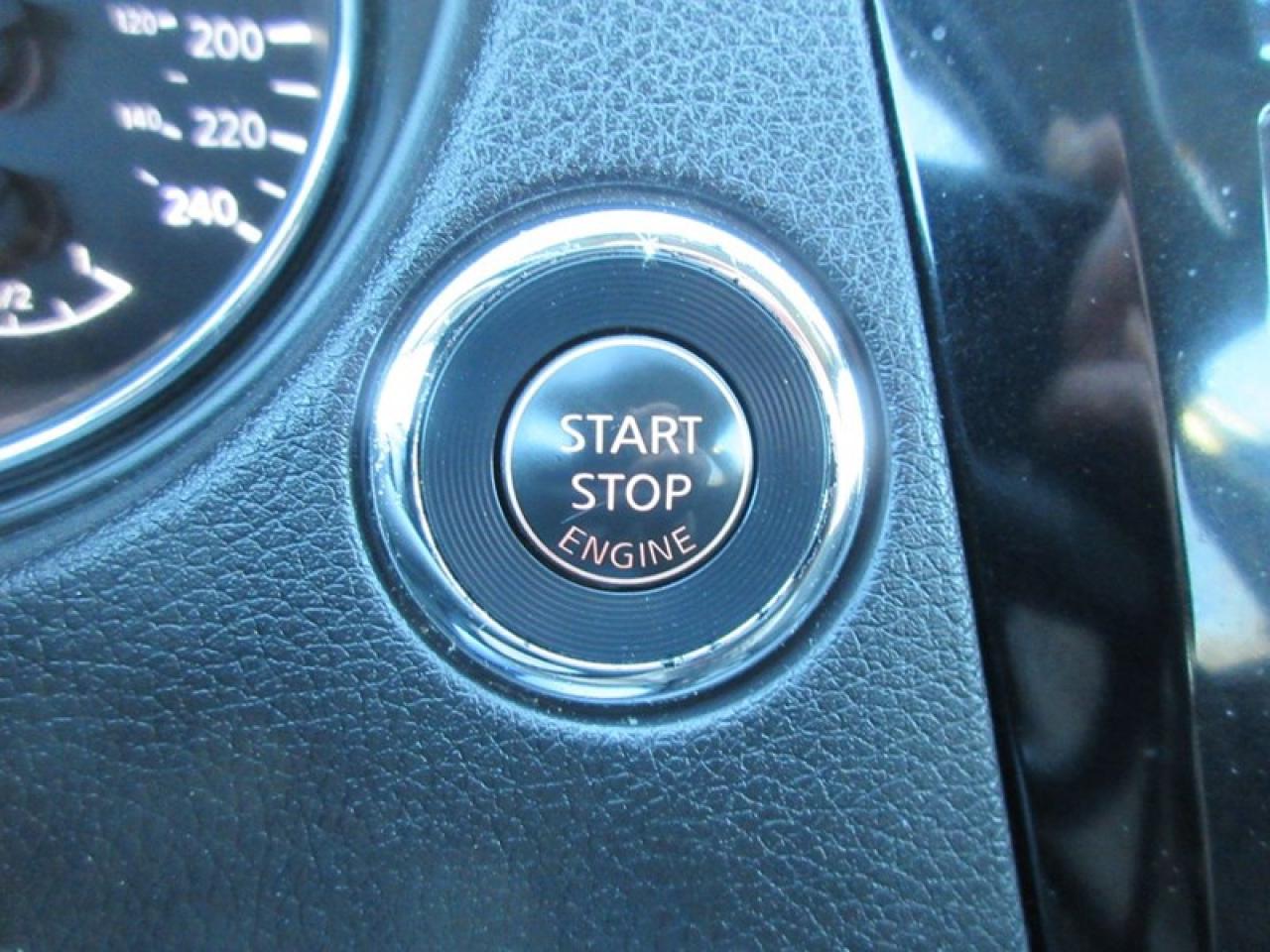 2016 Nissan Rogue Sv FWD Photo