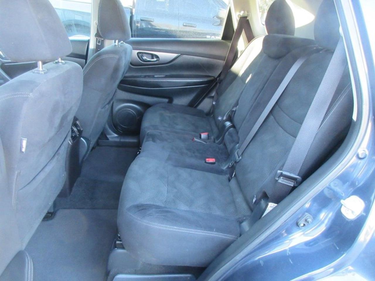 2016 Nissan Rogue Sv FWD Photo