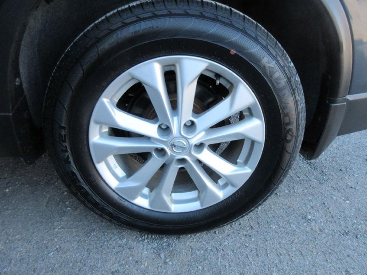 2016 Nissan Rogue Sv FWD Photo