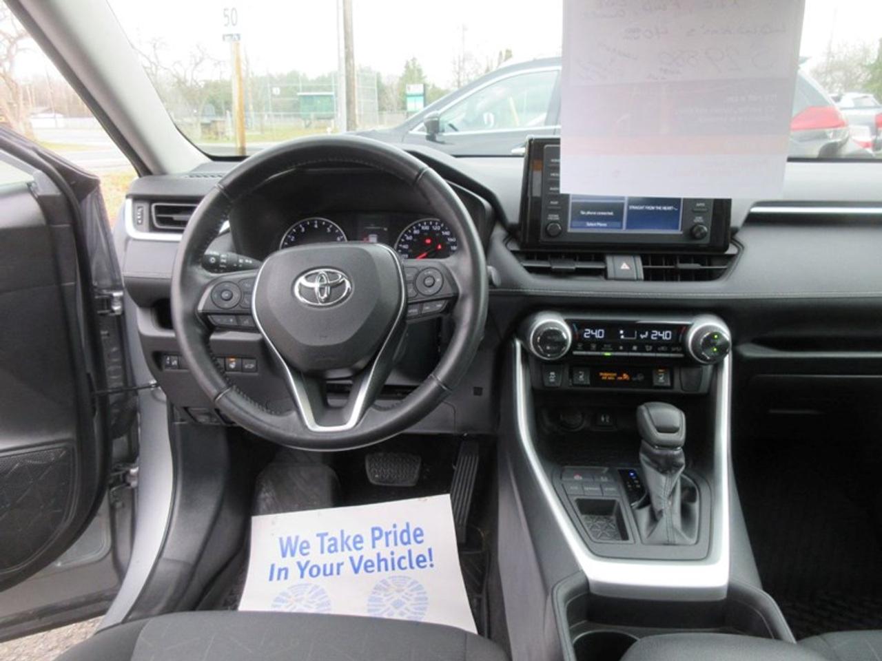 2019 Toyota RAV4 XLE FWD Photo