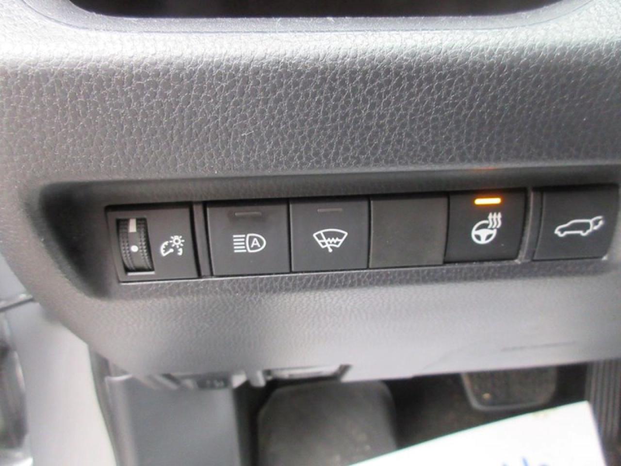 2019 Toyota RAV4 XLE FWD Photo