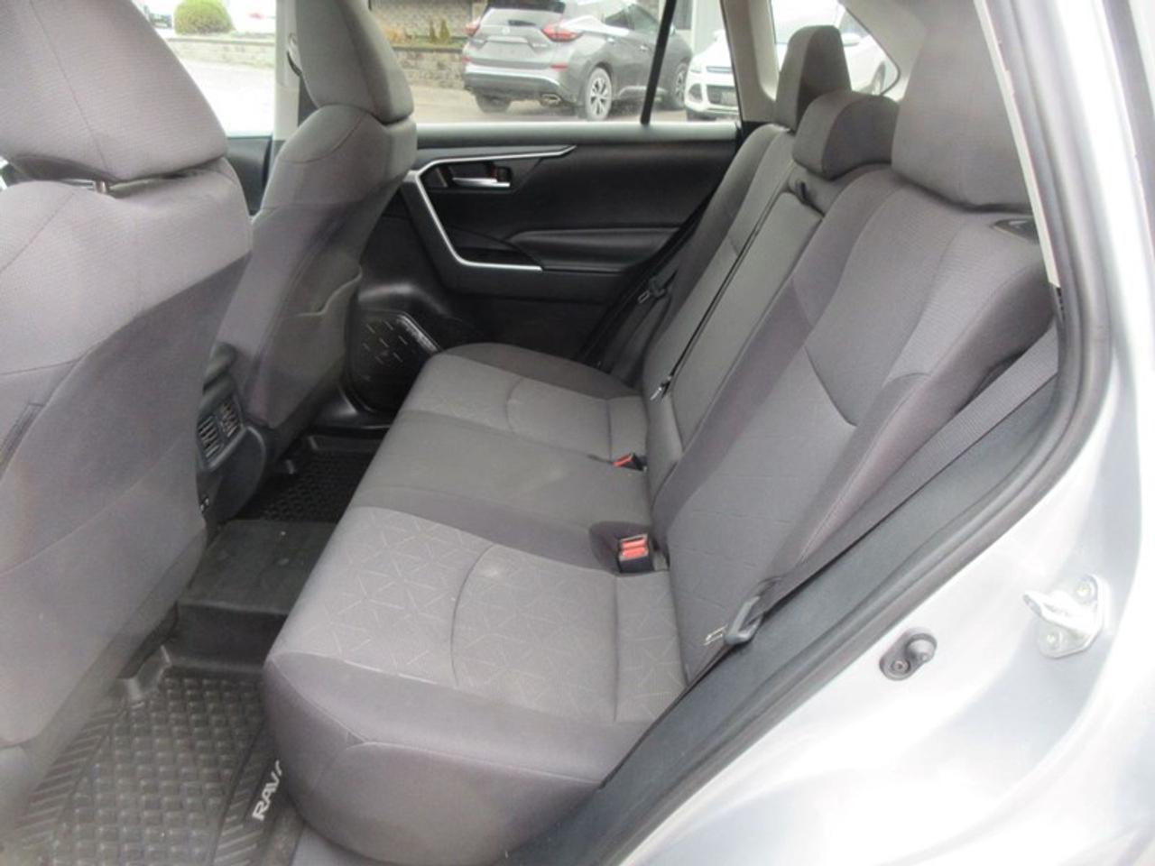 2019 Toyota RAV4 XLE FWD Photo
