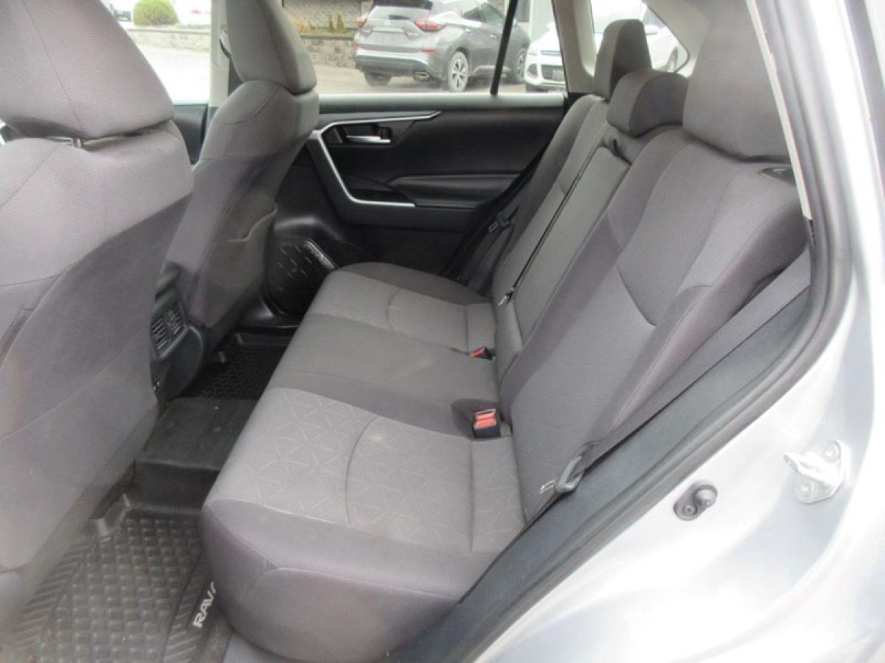 2019 Toyota RAV4 XLE FWD Photo