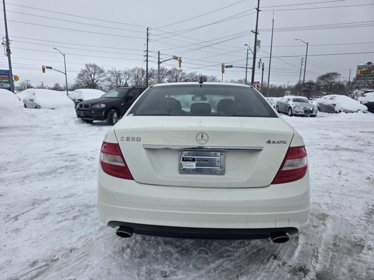 2009 Mercedes-Benz C-Class C-CLASS 4MATIC | CLEAN CARFAX Photo3