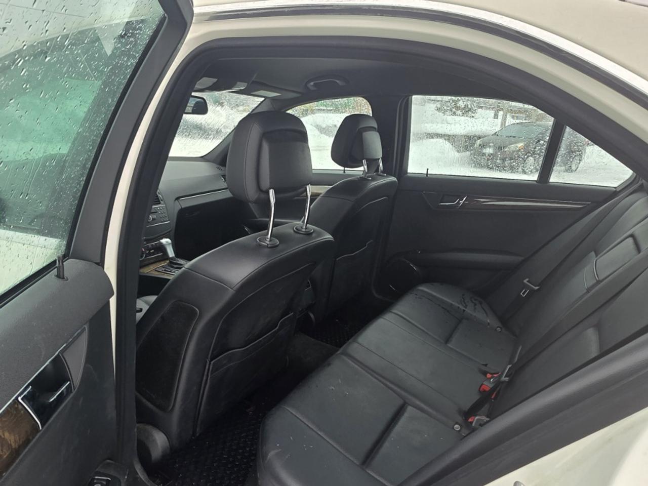 2009 Mercedes-Benz C-Class C-CLASS 4MATIC | CLEAN CARFAX Photo