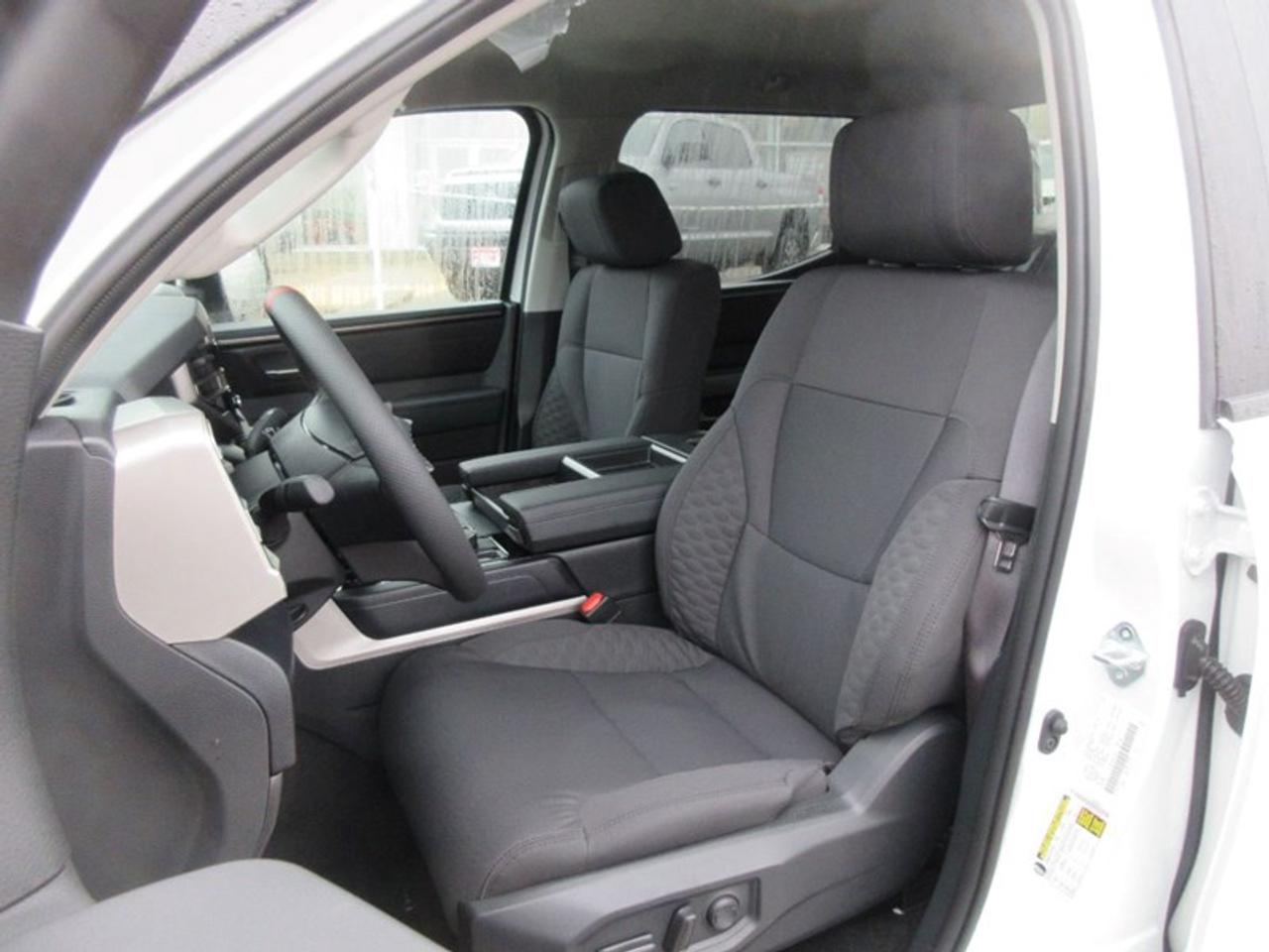 2024 Toyota Tundra SR Crew Max Photo