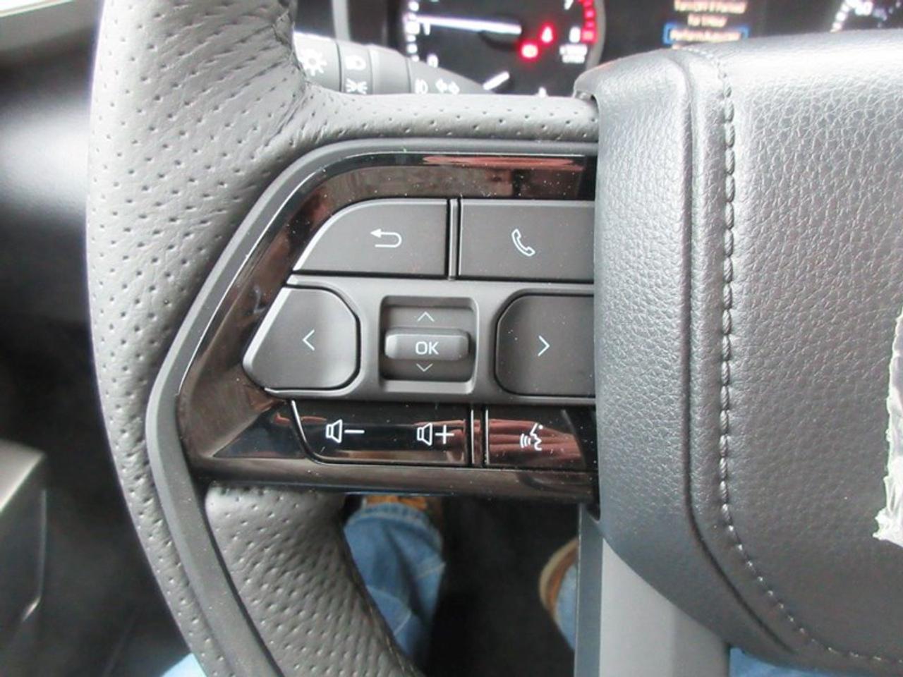 2024 Toyota Tundra SR Crew Max Photo