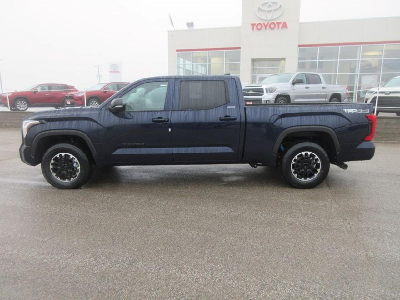 2024 Toyota Tundra Limited CREW MAX Photo5