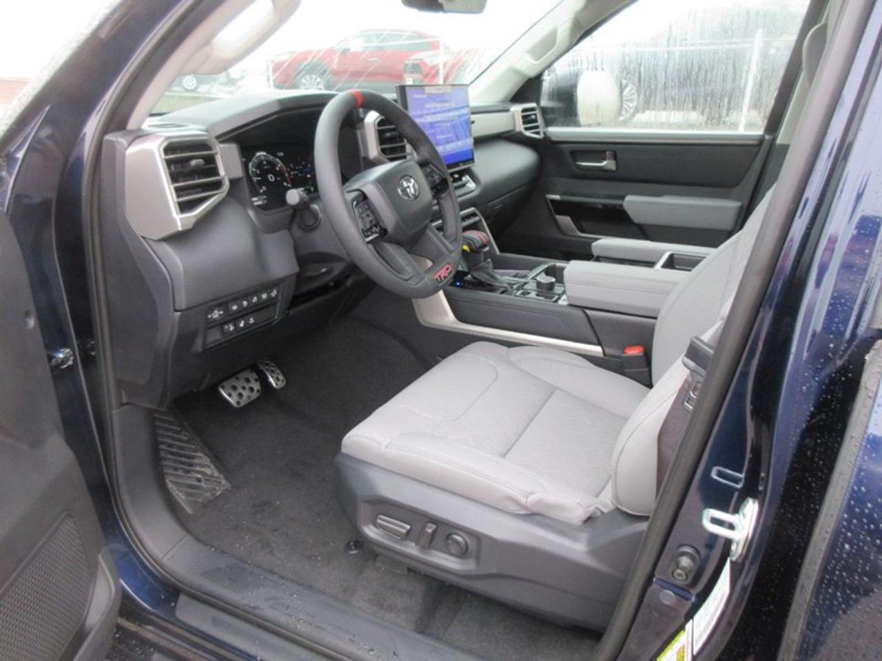 2024 Toyota Tundra Limited CREW MAX Photo