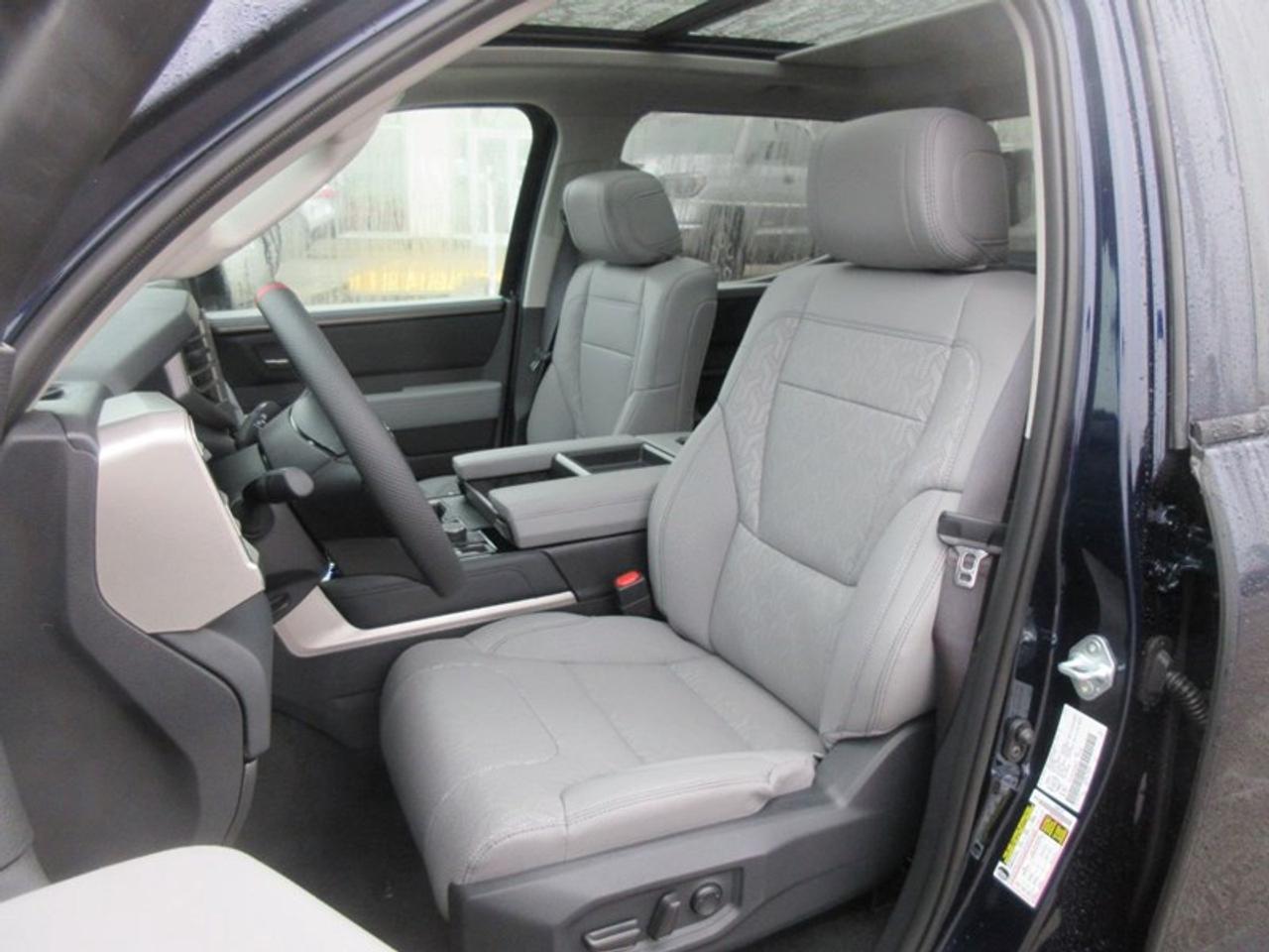 2024 Toyota Tundra Limited CREW MAX Photo