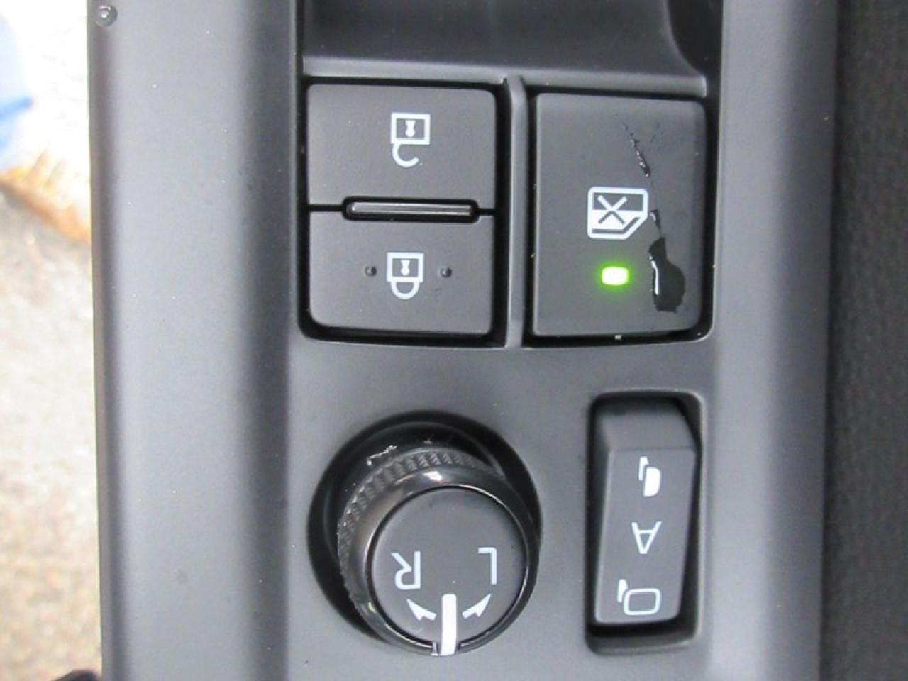 2024 Toyota Tundra Limited CREW MAX Photo