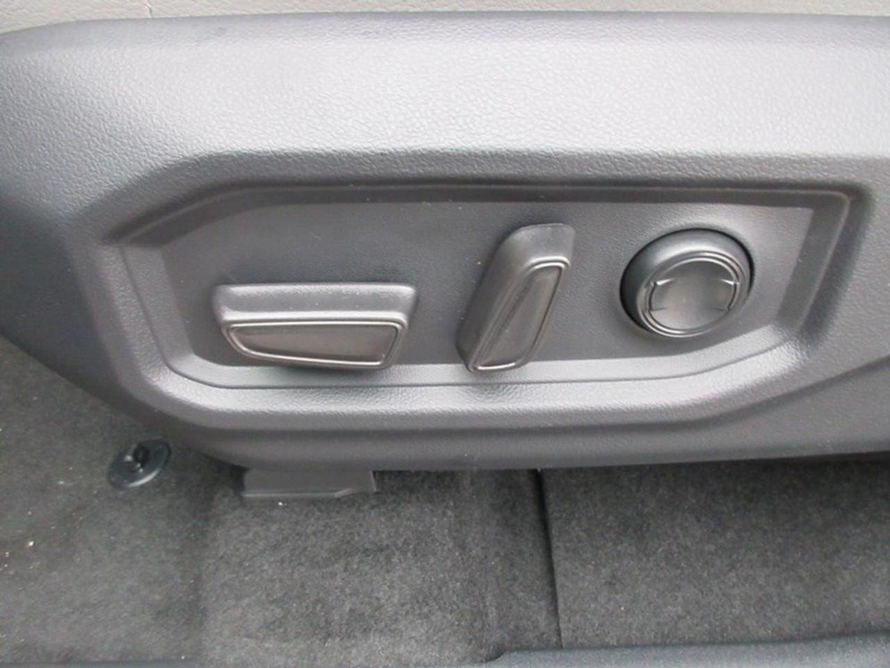 2024 Toyota Tundra Limited CREW MAX Photo