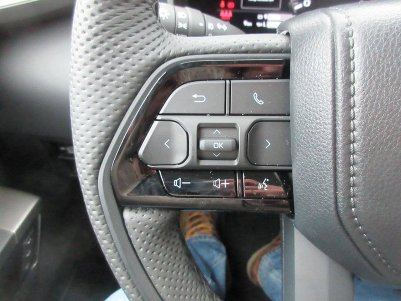 2024 Toyota Tundra Limited CREW MAX Photo